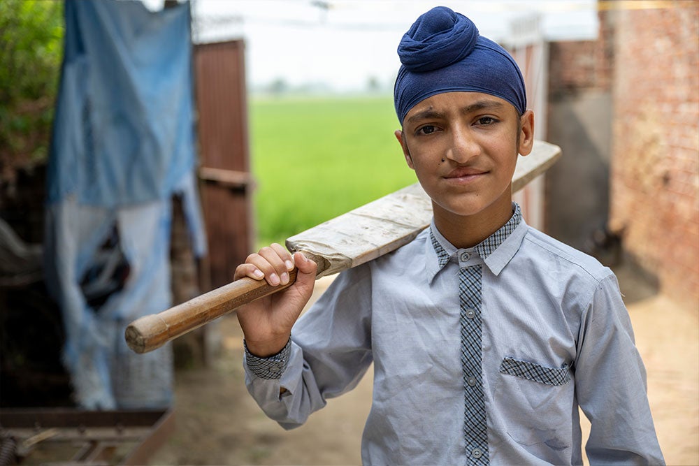 Anmolpreet tenant sa batte de cricket